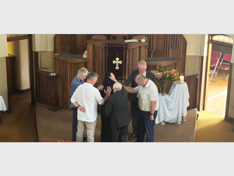 Met haar bevestiging as eerste vrouedominee betree ds Carina Burger ’n nuwe hoofstuk by die 80-jarige NG Kerk Brakpan-Oos.