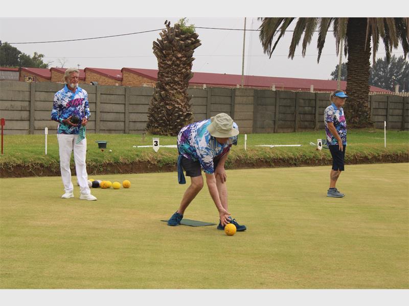 Members of the Springs Town Bowling Club braved wet conditions to compete in their first internal tournament of the year, setting the pace for upcoming league fixtures.