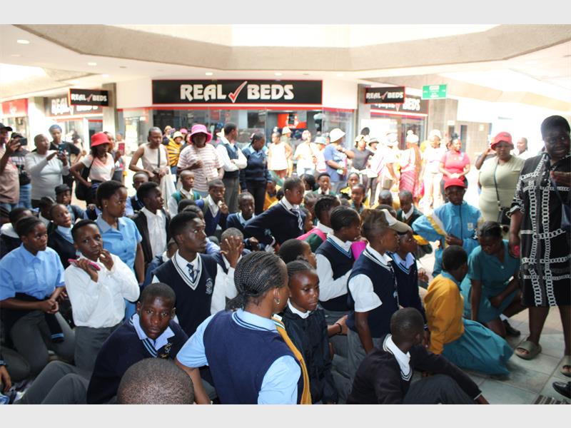 A scholar transport dispute has disrupted schooling in Springs, with officials promising catch-up programmes while families wait for buses to return.