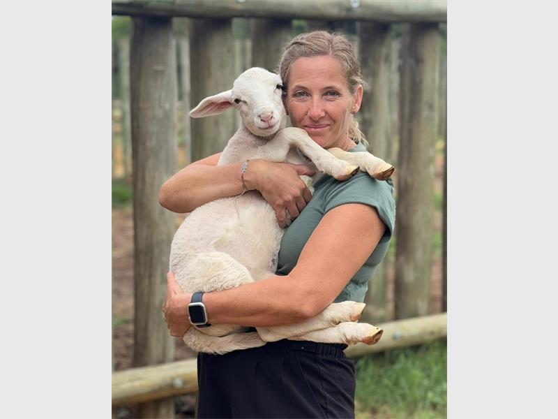 A R50 000 donation from Jacaranda FM’s Good Morning Angels will help the Springs SPCA secure food supplies and carry out much-needed kennel repairs while supporting staff who care for abused and neglected animals.