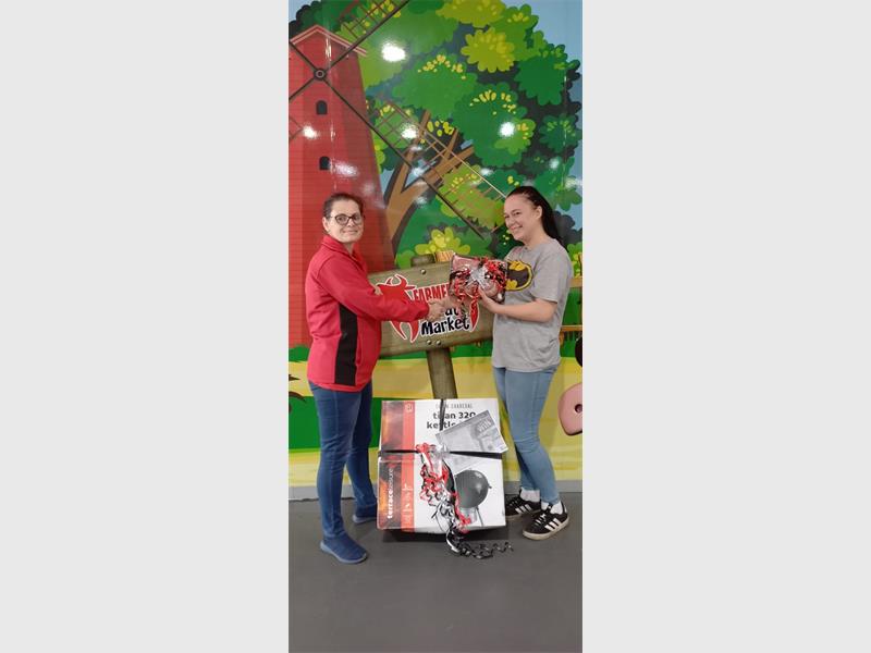 Luck was on Jessica Ellis’s side as she walked away with a braai and meat hamper.
