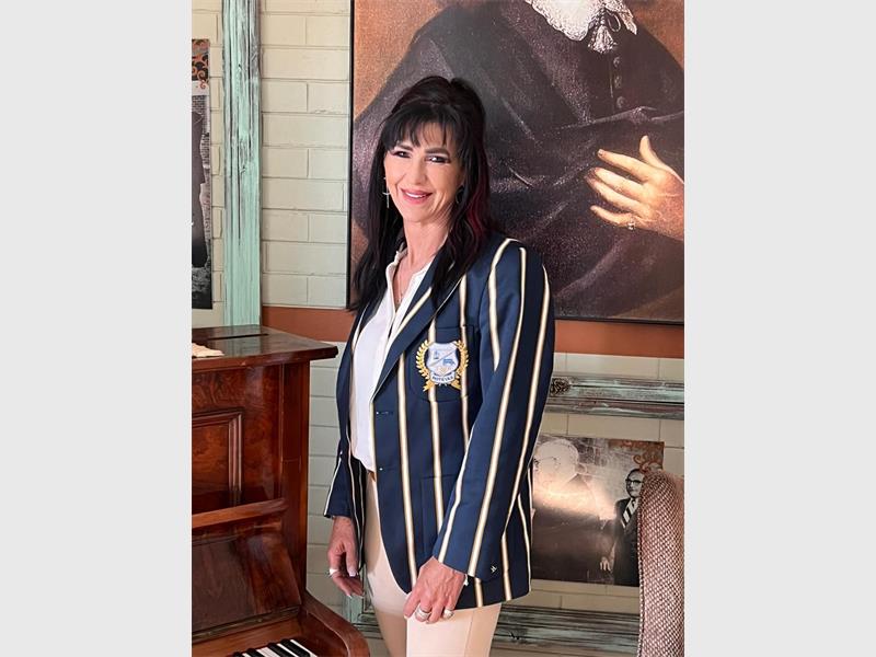 Na vier dekades van onwrikbare toewyding neem Laerskool Jan van Riebeeck afskeid van een van hul onderwysers.