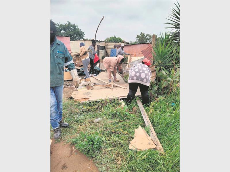 Authorities demolish unlawful shacks in Tsakani and Kwa-Thema while arresting undocumented individuals in Springs.