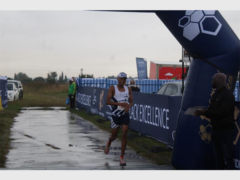 Kipchirchir chalked 26:10 off the previous record, while Silale obliterated the women's course record by 35:15.