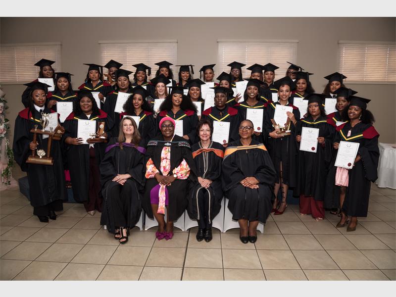Thirty graduates from Esda Nursing Education Institution celebrated their academic achievements, maintaining the institution’s 100% pass rate while earning numerous distinctions in theory and clinical practice.