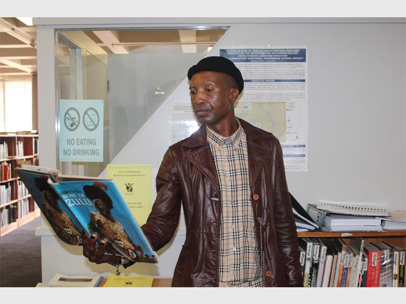Through weekly sessions at Bakerton Library, Nkosana Radebe is helping community members develop reading skills and prepare for the annual Funda Mzantsi.