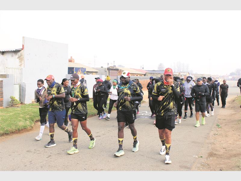 Sunday Crew Health and Fitness Club honoured its Comrades Marathon runners with a special breakfast send-off while encouraging community support ahead of race day.