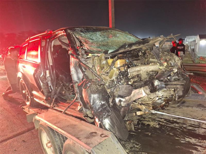 A family of four was injured, including three people critically, after a head-on collision involving two SUVs on Wit Road near the N17 freeway.