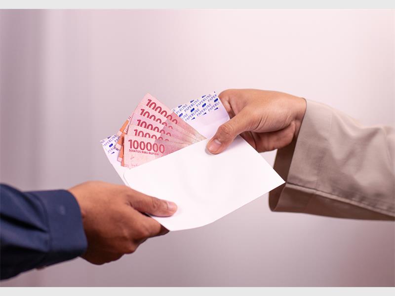 Gauteng Health has raised concern over allegations that some patients may be paying officials to bypass queues and access services faster.