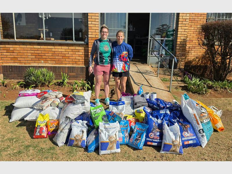 The youth from Nederduitsch Hervormde Kerk Springs-Oos spent time at Springs SPCA learning about the work and donating necessary items.