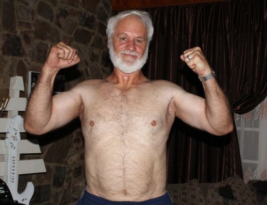 Willie Fourie lost his big belly after training for 10 months at the age of 70.