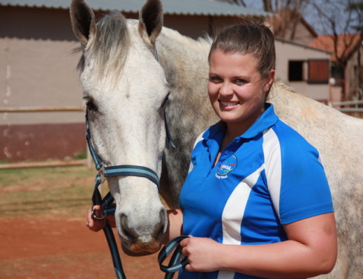 Nicolette Spoelstra van Riebeeck is 'n uitstekende ruiter.