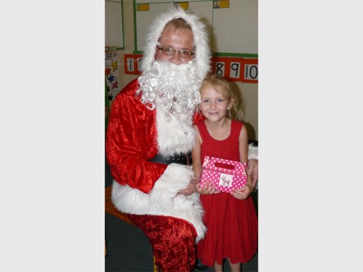 Leanna van der Walt is excited to see Santa. Photo: Alanicka Lotriet.
