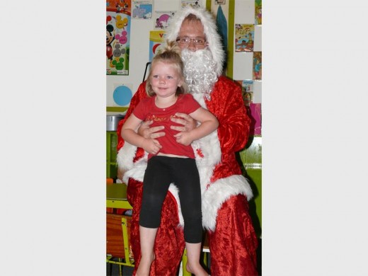 Melindie Koekemoer gets into the festive spirit. Photo: Alanicka Lotriet.
