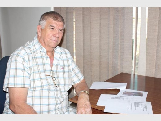 DA Ward 6 Councillor, Ellik de Lange with the various reports he has compiled to present in the next Rand West City Local Municipality (RWCLM) council meeting.