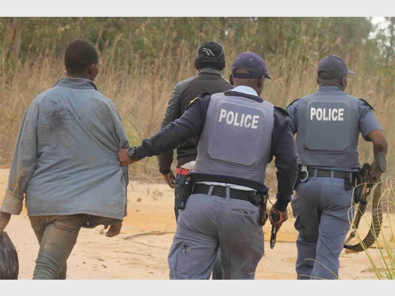 West Rand Flying Squad officers arrested suspected illegal miners on a farm in Elandsvlei, with one suspect wounded during the operation.