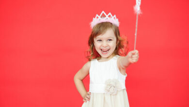Help your daughter make a princess wand