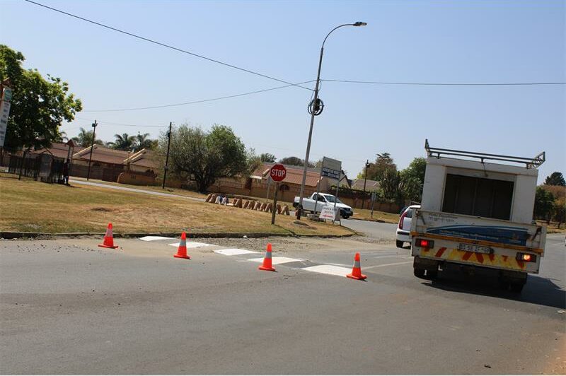 Municipality starts painting road markings Randfontein Herald