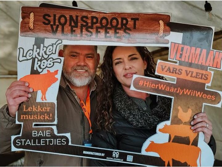 Mense van heinde en verre het bymekaargekom om te sosialiseer, te lag en te smul tydens Sionspoort se hoogs suksesvolle Vleisfees, waar organiseerders hul opregte dankbaarheid uitgespreek het.