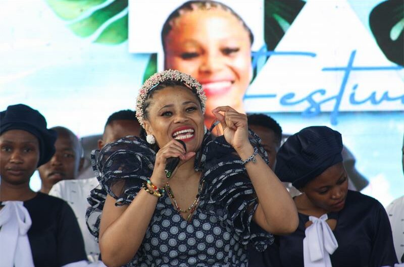 Fans of gospel music were treated to an electrifying performance by Tebogo Moloi and local acts at Mohlakeng’s first outdoor Clap n Tap Festival.