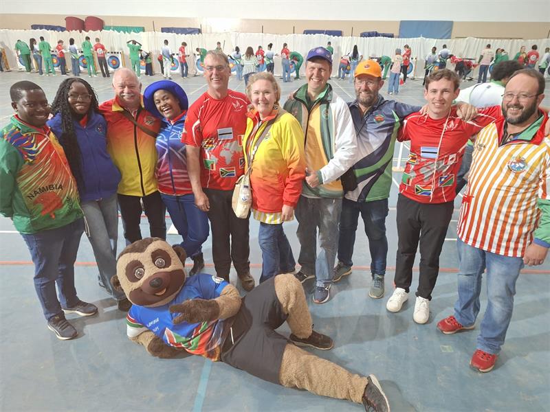 RAM se boogskietafrigter, Annie Nolan, het haar merk in Namibië gemaak toe sy saam met die Suid-Afrikaanse Volwasse Boogskietspan deelgeneem en eerste plek behaal het.