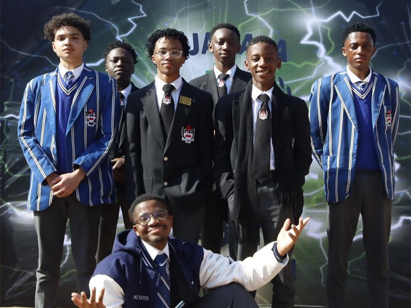 Randfontein High School’s chess team returned home with pride after the Clash of Schools Chess Tournament, bringing back a gold medal, a bronze medal, and several individual Board Prize wins.
