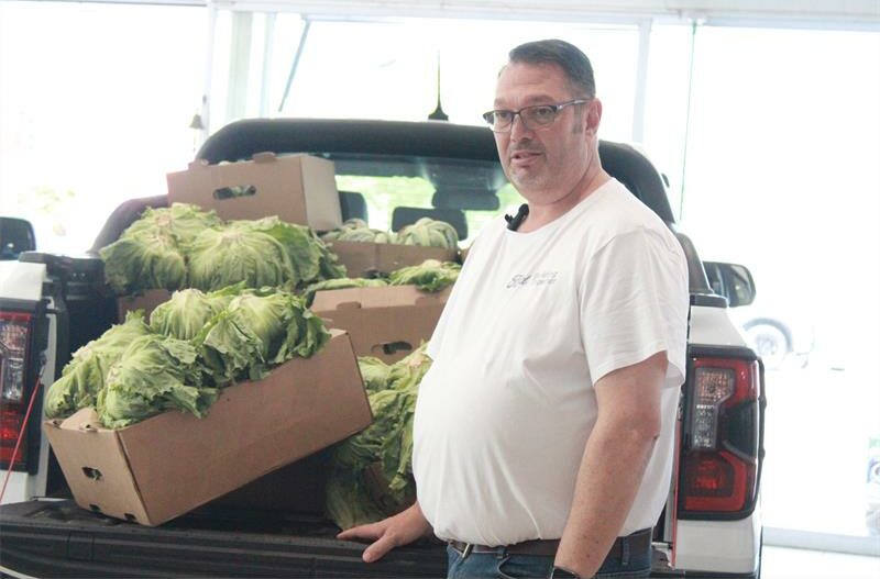 Ben Morgenrood Ford Randfontein delivered over a ton of fresh vegetables to two care centres as part of a global initiative to fight food insecurity.