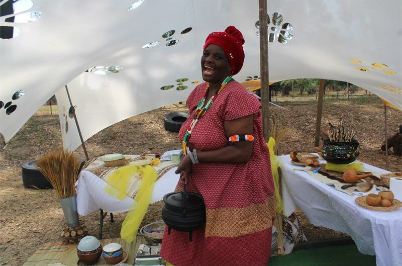 Exploring the beautiful side of Northern Sotho culture with residents Nape Masoba and Aletta Mlambo as they share insights on traditional Pedi clothing and cuisine.