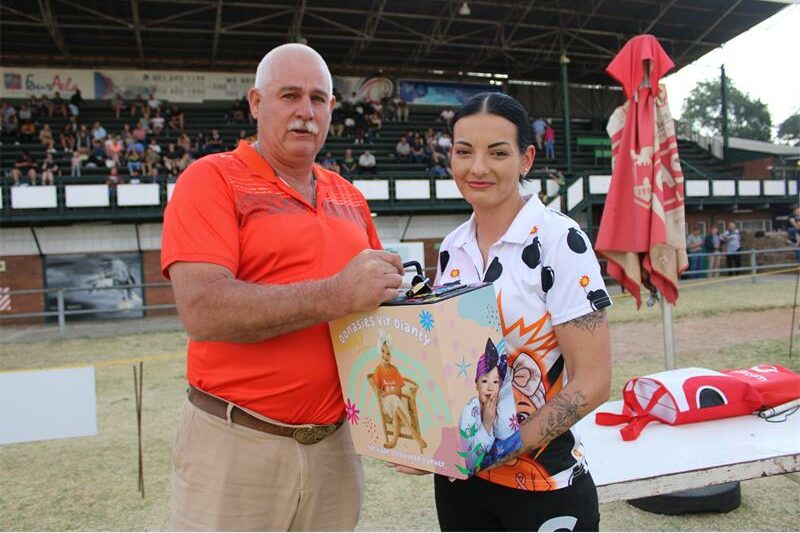 Randfontein Rugbyklub, saam met meer as 200 gemeenskapslede, het bygedra tot die ondersteuning van Dianty da Silva en haar gesin tydens 'n fondsinsameling en skenkerregistrasie.