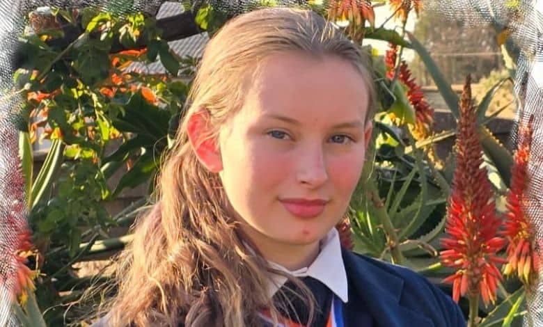 Riebeeckrand se Zelmari Oosthuizen (15) berei voor vir ’n akademiese toer in die VSA – maar sy het steeds finansiële steun nodig om haar droom te verwesenlik.