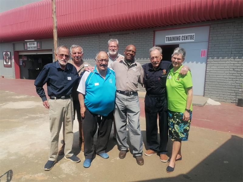 Die gemeenskap kom bymekaar om Eenheid Baalsak van die Suid-Afrikaanse Weermagvereniging beter te leer ken.