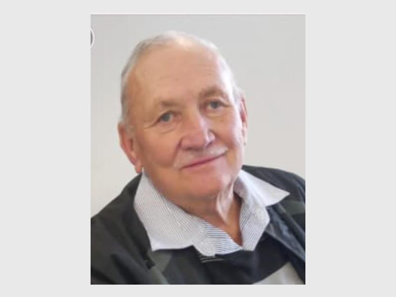 Bekende inwoner en sakepersoon Manie Grové (78) oorlede na ’n dapper stryd teen kanker.