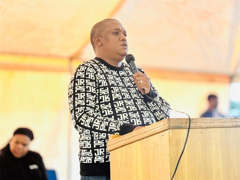 Residents who are interested in bursaries, business opportunities, or community grants can follow this step-by-step guide given by the Rand West City Local Municipality to apply.