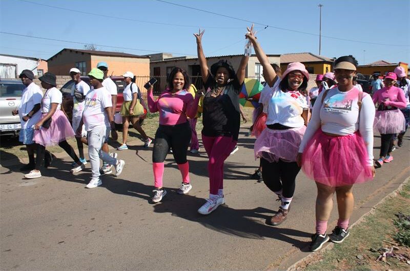 The annual Arebueng Cancer Walk attracted many supporters, including Rand West City Mayor William Matsheke, who appeared eager to get active and embrace fitness.