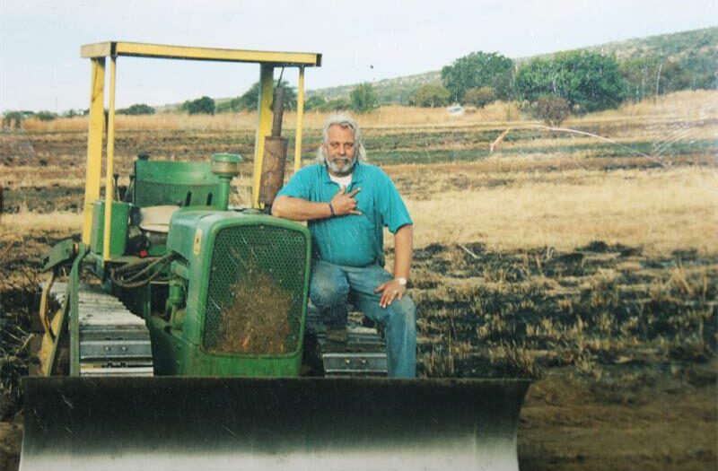 ’n Hartseer getuienis is navore gebring toe Oom Piet se dogter, Mary-Jane Schwartz, die verlies van haar pa en held, Oom Piet, deel.