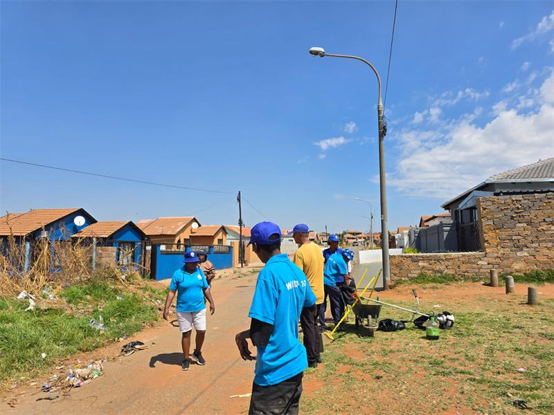 Residents of Toekomsrus came together for a clean-up campaign, aiming to create a better environment for the next generation.
