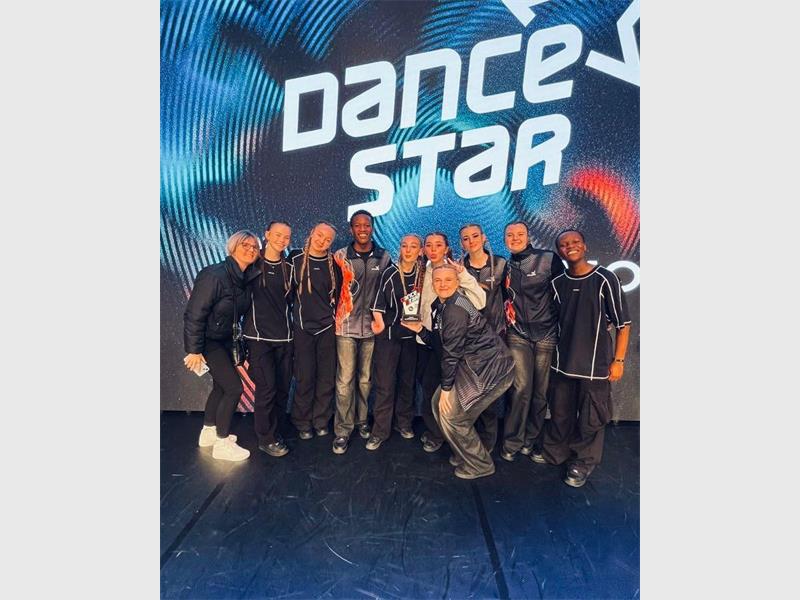 Die HRD-Crew het geskiedenis gemaak by die onlangse Dance Star SA-kwalifiserende rondte en sal volgende jaar internasionaal teen professionele dansskole meeding.