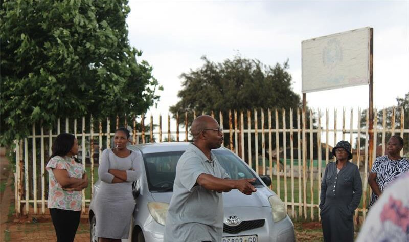 Residents face worsening hardship as schools, families, and the elderly struggle without water, accusing the municipality of ignoring their pleas and failing to restore basic services.