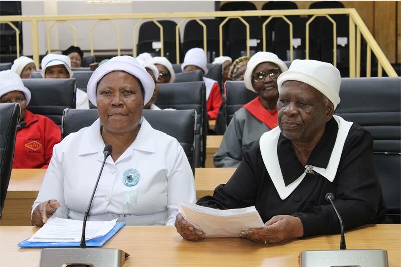 The Interdenominational Prayer Women’s League marched to demand answers over Bekkersdal’s month-long water outage and deteriorating roads.