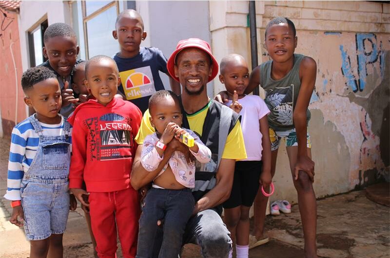 One community member decided to make a difference by treating children to a day of fun activities.