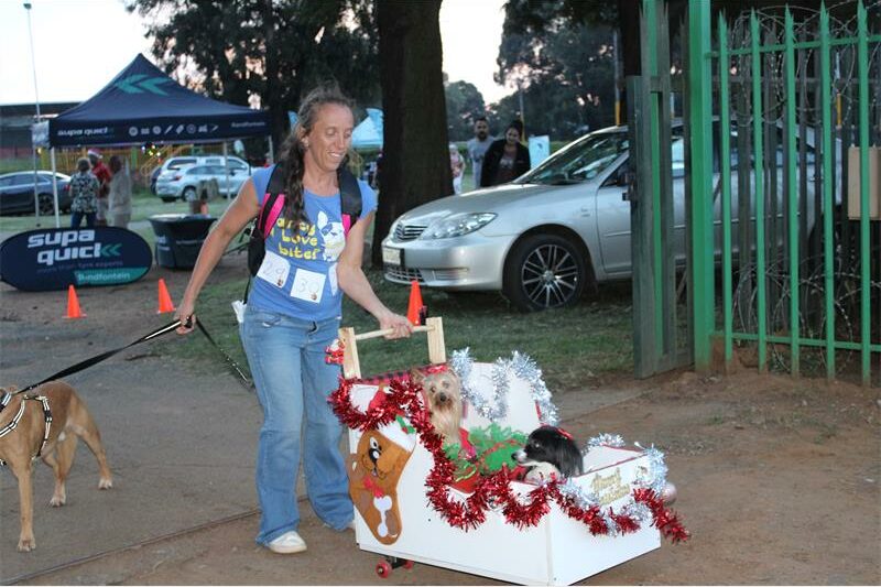 Randfontein residents and their furry friends gathered for a festive evening of fun, lights and giving back.