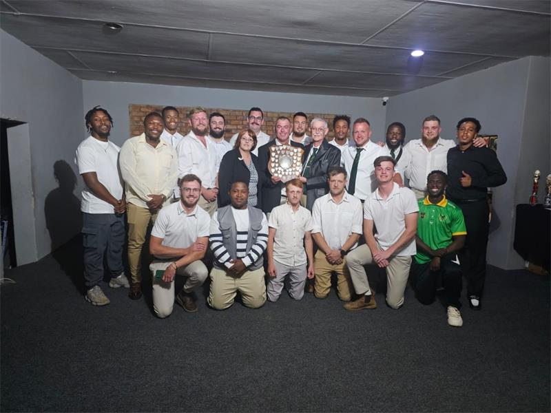 Na ’n jaar van harde werk en toewyding gee Randfontein Rugbyklub eer aan hul lede.
