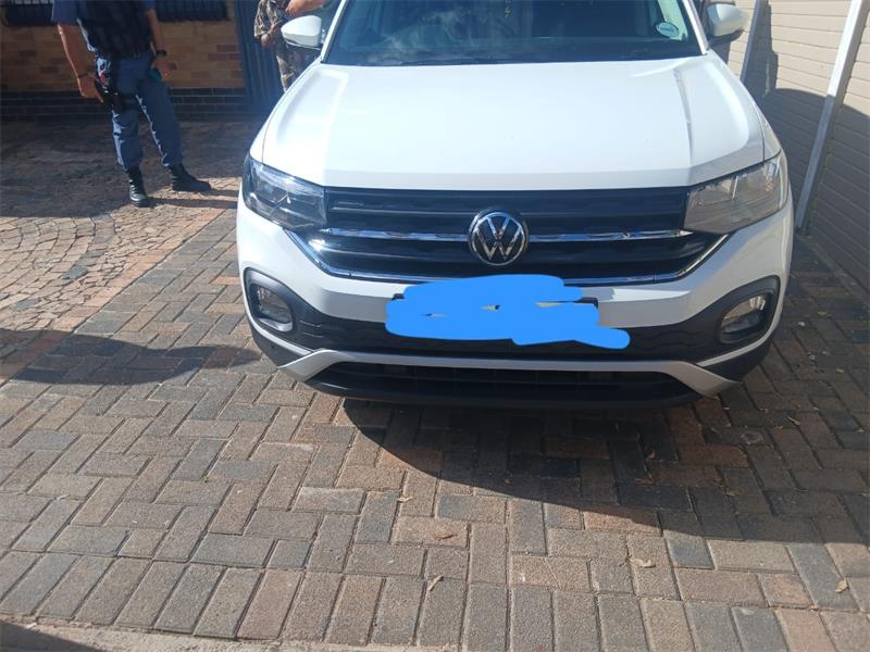 Two thieves were arrested after allegedly stealing copper cables from the roof of a private home in Randgate, following a swift response by private security and police.