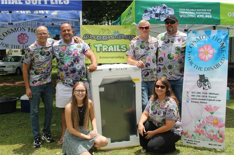 ’n Skenking deur Daggabay Trails verlig die daaglikse werkslas by Cosmos Tehuis en ondersteun hul inwoners op ’n betekenisvolle manier.