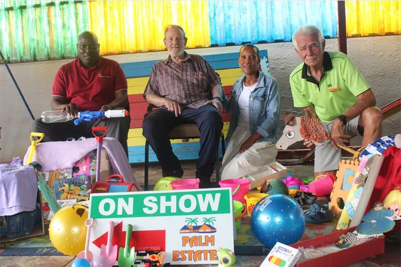 Angel Kids Day Care Centre ontvang speelgoeddonasie van Palm Eiendomme om jong leerders te help ontwikkel.