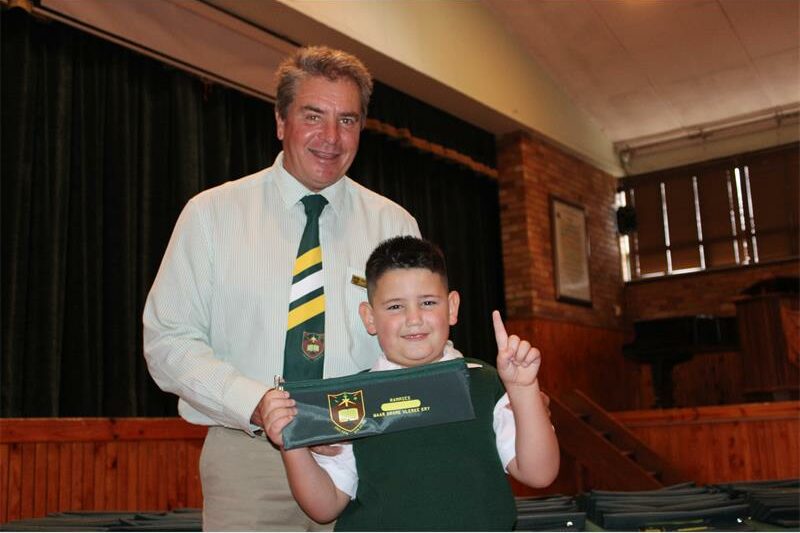 Van trane en trotse ouers tot groot glimlagte en nuwe drome – die gange van Laerskool Randfontein bruis van opgewondenheid terwyl graadeentjies en nuwe onderwysers saam die 2026-skooljaar vol verwagting aanpak.