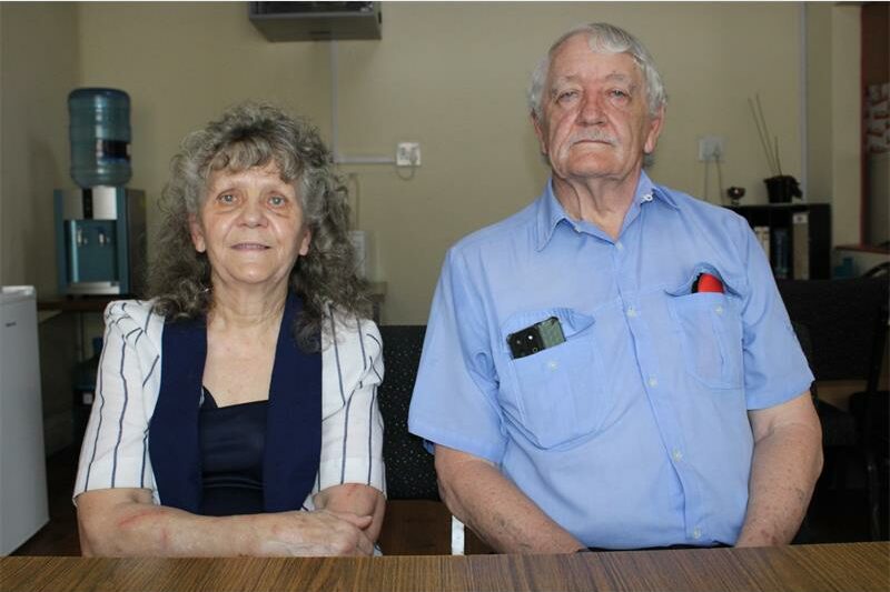 Na dekades van prediking stig Pastoor Greyling sy eie kerk en fokus op die redding van siele.