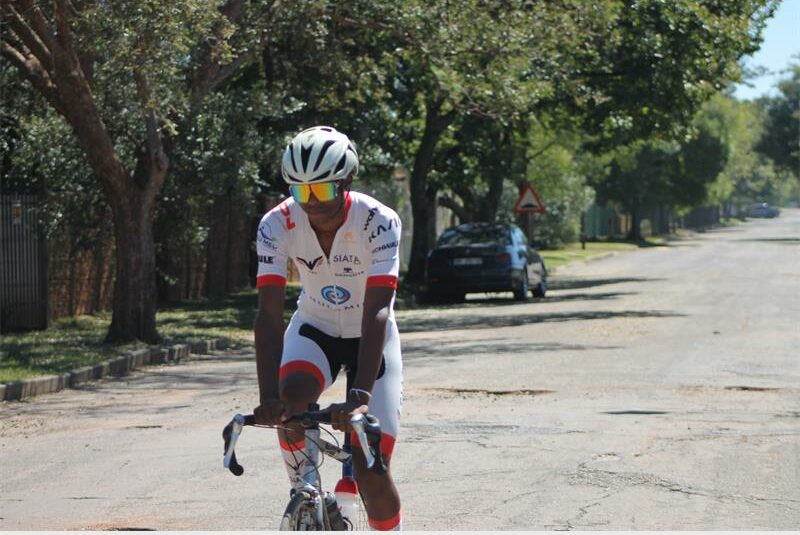 Brandvlei’s Edward Xayisa, 22, is making waves in South Africa’s competitive road cycling scene, with big ambitions for the 2026 season.