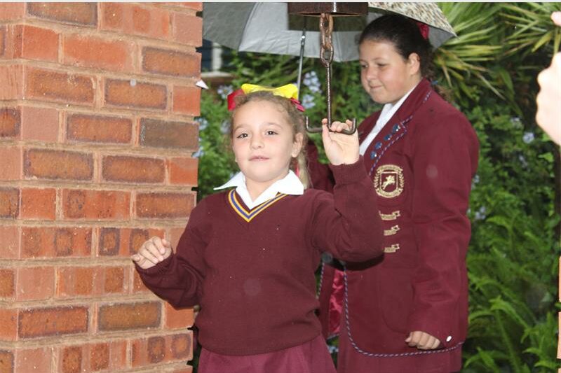 Laerskool Rapportryer se graad een-leerders het behoorlik gestraal tydens hul onlangse inhuldiging.