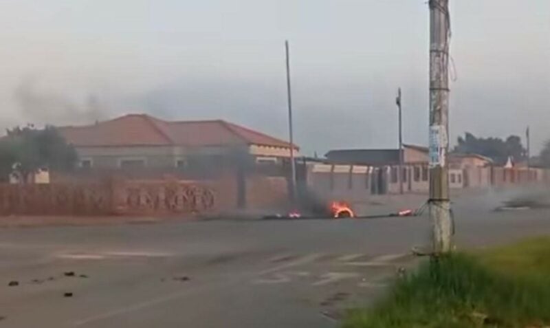 Mohlakeng residents brought traffic to a halt on Tuesday morning as they demanded urgent action from police over rising crime and safety concerns.